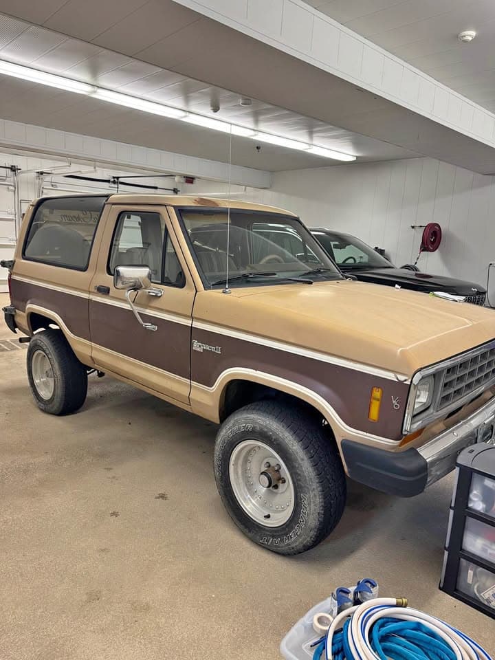 1984 Ford Bronco Wildtrak Sport Utility 4D