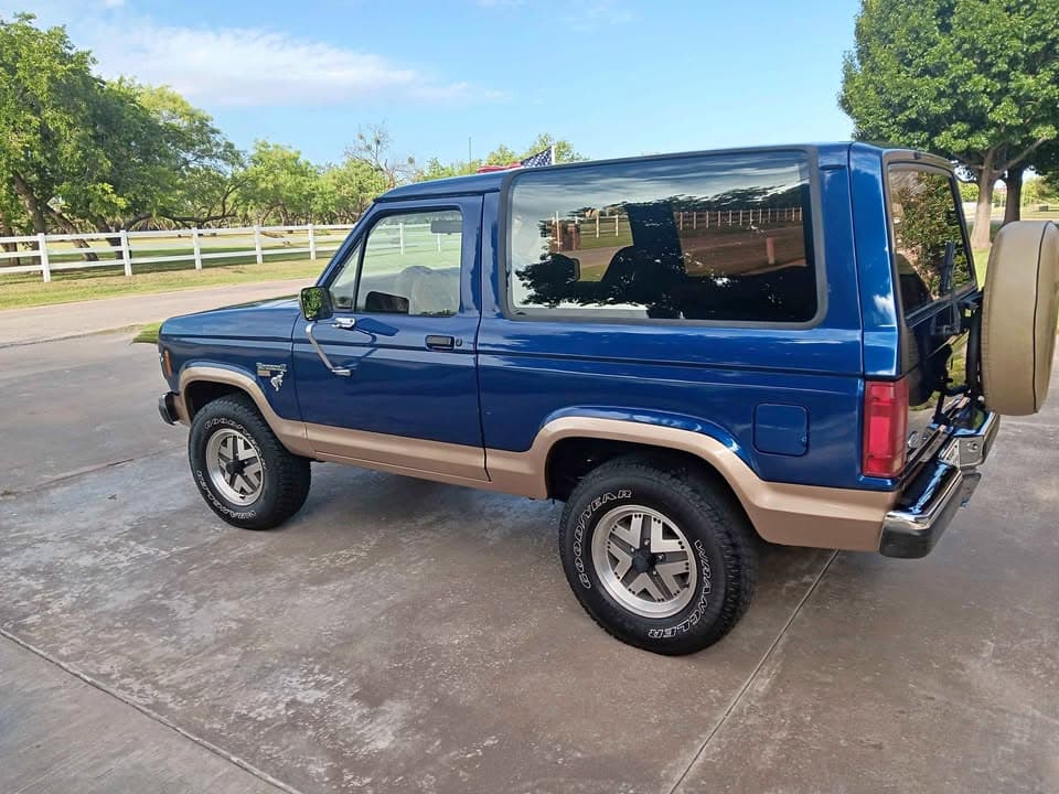 1986 Ford Bronco 2